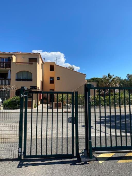 Ravissant T3 En Duplex Proche Mer 拉隆德莱丝莫里斯 外观 照片